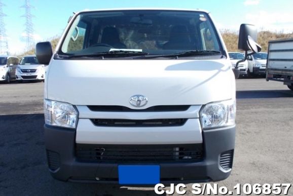 Toyota Hiace in White for Sale Image 4