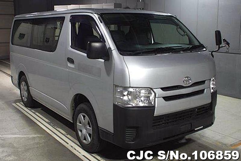 Toyota / Hiace 2017