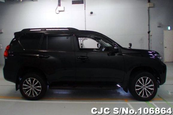 Toyota Land Cruiser Prado in Black for Sale Image 4