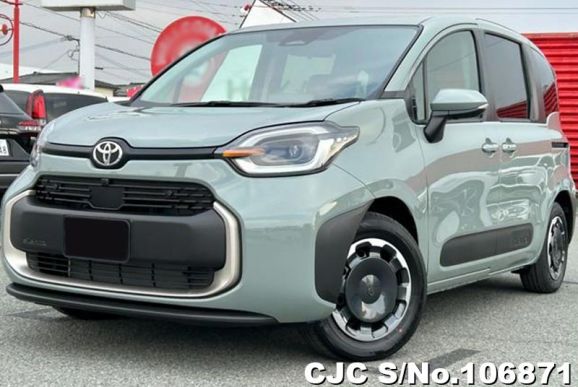 Toyota Sienta in Urban Khaki for Sale Image 3