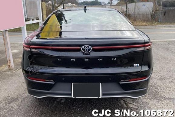 Toyota Crown Crossover in Black for Sale Image 4