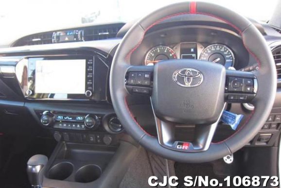 Toyota Hilux in White for Sale Image 5