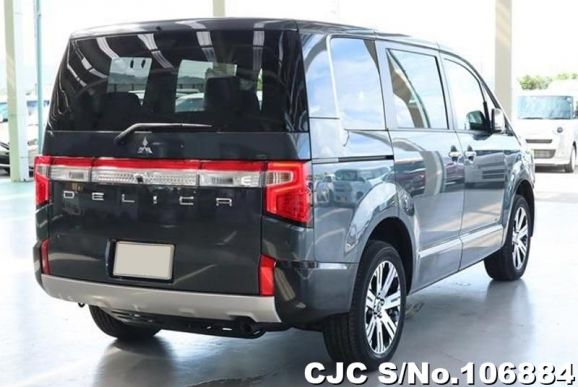 Mitsubishi Delica D5 in Black for Sale Image 2