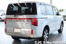 Mitsubishi Delica D5 in Pearl for Sale Image 2