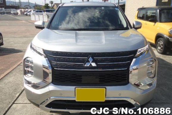 Mitsubishi Outlander in Silver for Sale Image 3