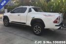 Toyota Hilux in White for Sale Image 2