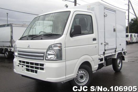 Mitsubishi Minicab in White for Sale Image 3