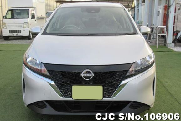 Nissan Note in Silver for Sale Image 4