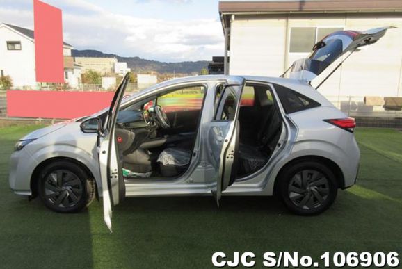 Nissan Note in Silver for Sale Image 8