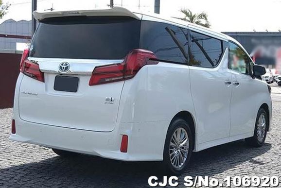 Toyota Alphard in Pearl for Sale Image 1