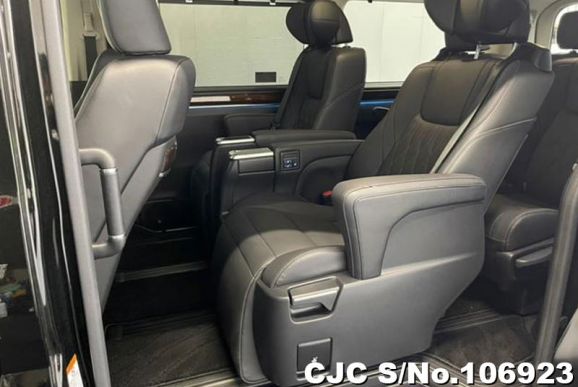 Toyota GranAce in Black for Sale Image 13