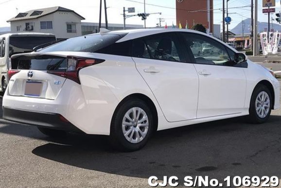 Toyota Prius in White for Sale Image 1