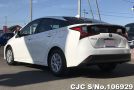 Toyota Prius in White for Sale Image 2