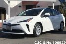 Toyota Prius in White for Sale Image 3