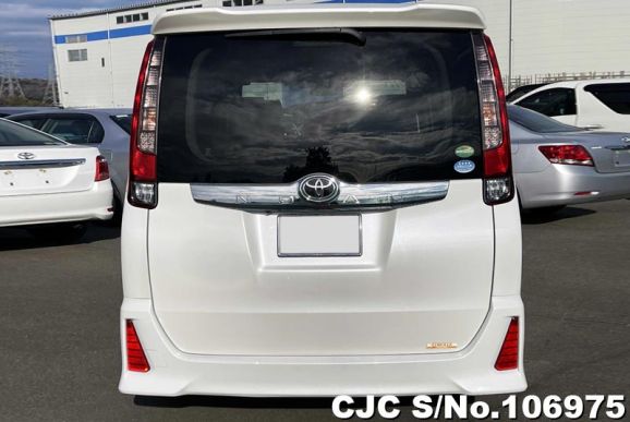 Toyota Noah in Pearl for Sale Image 5