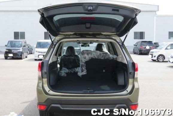 Subaru Forester in Green for Sale Image 8