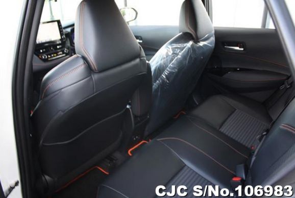 Toyota Corolla in Pearl for Sale Image 12