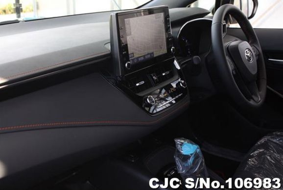 Toyota Corolla in Pearl for Sale Image 14