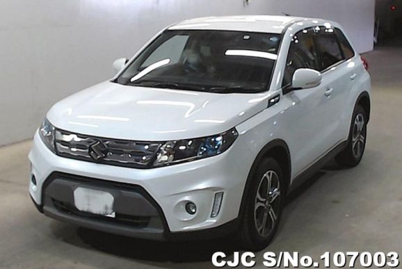 Suzuki Escudo in White for Sale Image 3