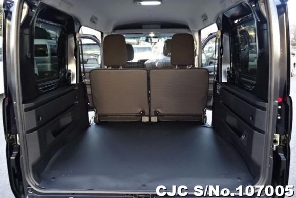 Daihatsu Hijet in Black for Sale Image 7