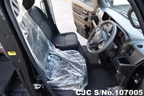 Daihatsu Hijet in Black for Sale Image 9