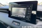 Honda Vezel in Pearl for Sale Image 9