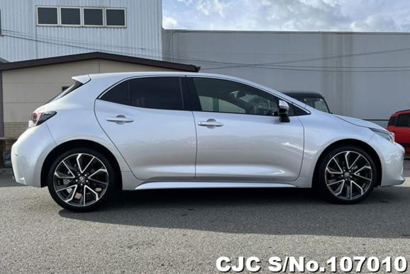 Toyota Corolla Sport in Silver for Sale Image 6