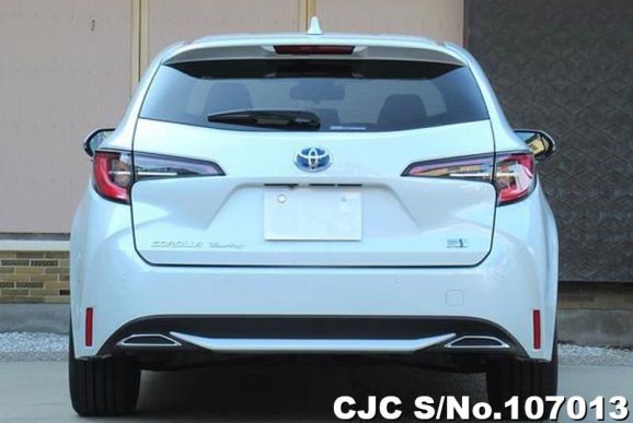 Toyota Corolla Touring in White for Sale Image 1