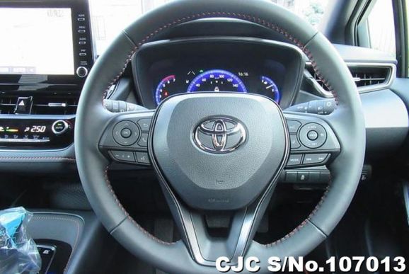 Toyota Corolla Touring in White for Sale Image 10