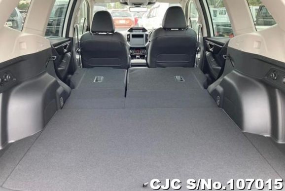 Subaru Forester in Pearl for Sale Image 8