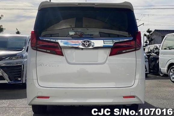 Toyota Alphard in Pearl for Sale Image 1