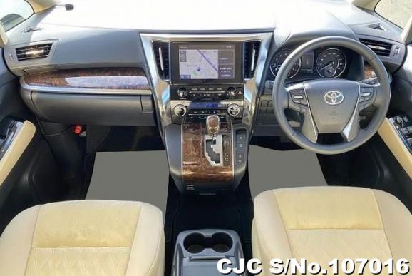 Toyota Alphard in Pearl for Sale Image 3