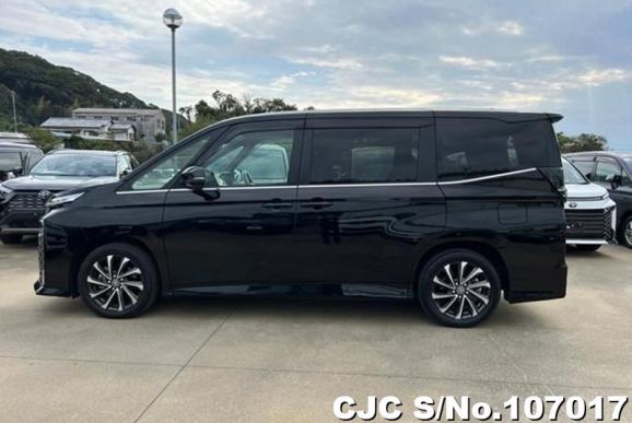 Toyota Voxy in Black for Sale Image 2