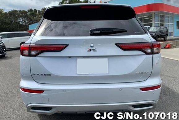 Mitsubishi Outlander in White for Sale Image 5