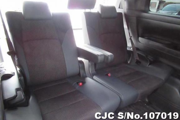 Toyota Alphard in Pearl for Sale Image 5