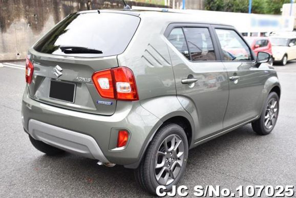 Suzuki Ignis in Green for Sale Image 2