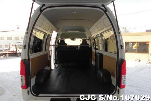 Toyota Hiace in White for Sale Image 7