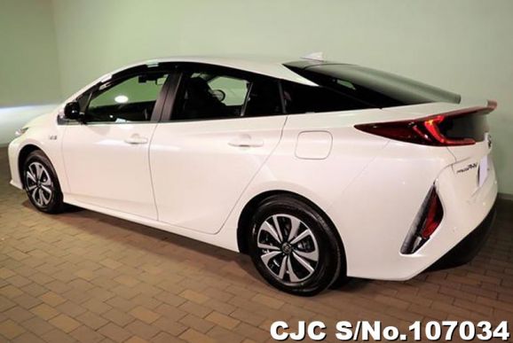 Toyota Prius in White for Sale Image 1