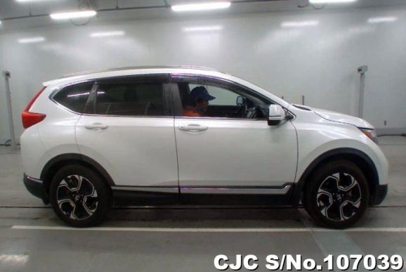 Honda CRV in White for Sale Image 4