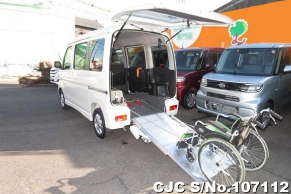 Daihatsu Atrai in Pearl for Sale Image 7