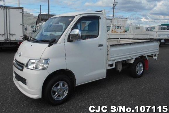 Toyota Liteace in White for Sale Image 4