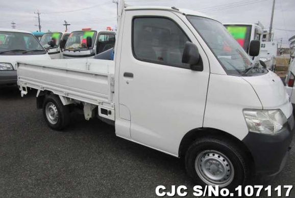 Toyota Liteace in White for Sale Image 0