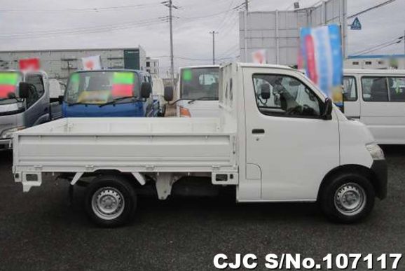 Toyota Liteace in White for Sale Image 6