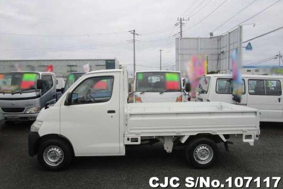 Toyota Liteace in White for Sale Image 7