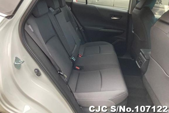 Toyota Harrier in Pearl for Sale Image 7