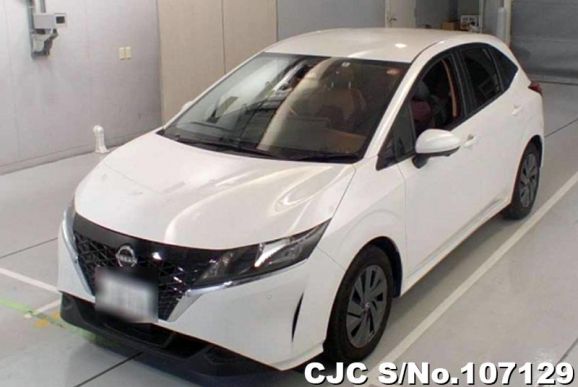 Nissan Note in White Pearl for Sale Image 3