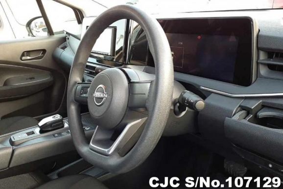 Nissan Note in White Pearl for Sale Image 6