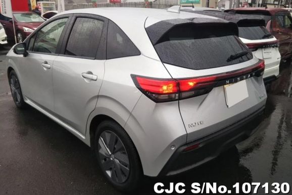 Nissan Note in Silver for Sale Image 1