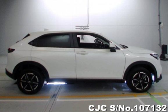 Honda Vezel in White for Sale Image 4