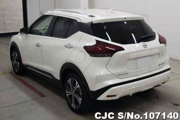 Nissan Kicks in White for Sale Image 1